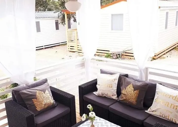 Gita Mobile House פארק נופש ביוגראד נה מורו